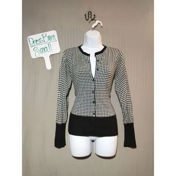 Dress barn soft flattering cardigan small - Picture 1 of 4